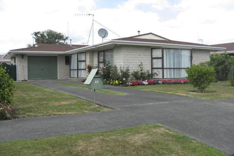Photo of property in 43 Cedar Crescent, Feilding, 4702