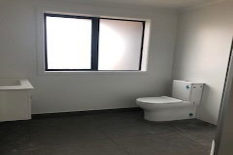 Photo of property in 2/10 Bostonkip Crescent, Fitzroy, Hamilton, 3282