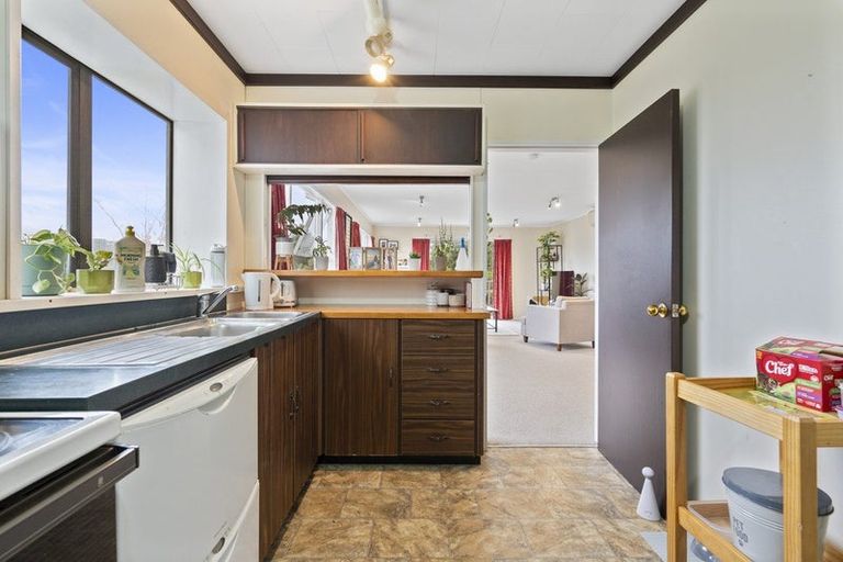 Photo of property in 6 Walker Avenue, Paremata, Porirua, 5026