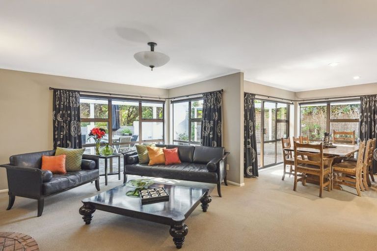 Photo of property in 22 Chilton Drive, Paraparaumu, 5032