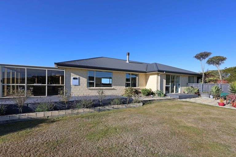 Photo of property in 70 Airedale Road, Weston, Oamaru, 9492