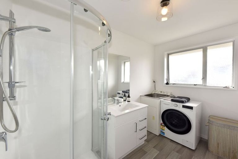 Photo of property in 2/8 Bowen Street, Upper Riccarton, Christchurch, 8041