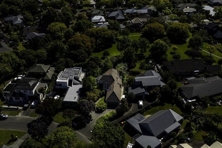 Photo of property in 11 Brockhall Lane, Avonhead, Christchurch, 8042