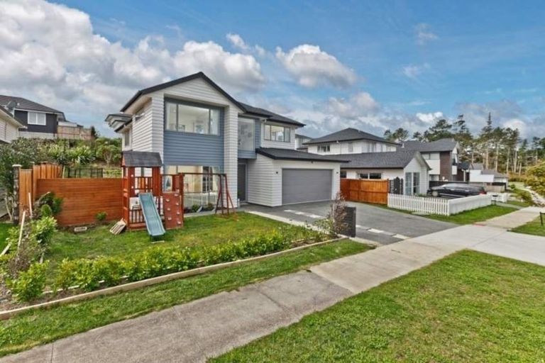 Photo of property in 15 Wisteria Lane, Silverdale, 0932