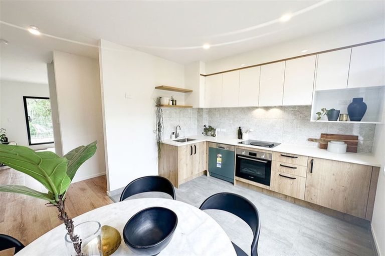 Photo of property in 7/9 Schnapper Rock Road, Greenhithe, Auckland, 0632