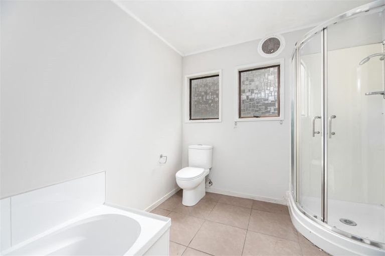 Photo of property in 2/6 Eden Street, Mangere East, Auckland, 2024