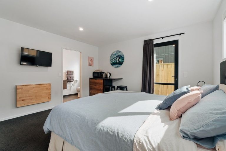 Photo of property in 20 Fallow Street, Jacks Point, 9371