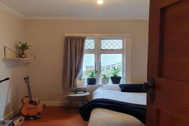 Photo of property in 24 Imperial Terrace, Melrose, Wellington, 6022