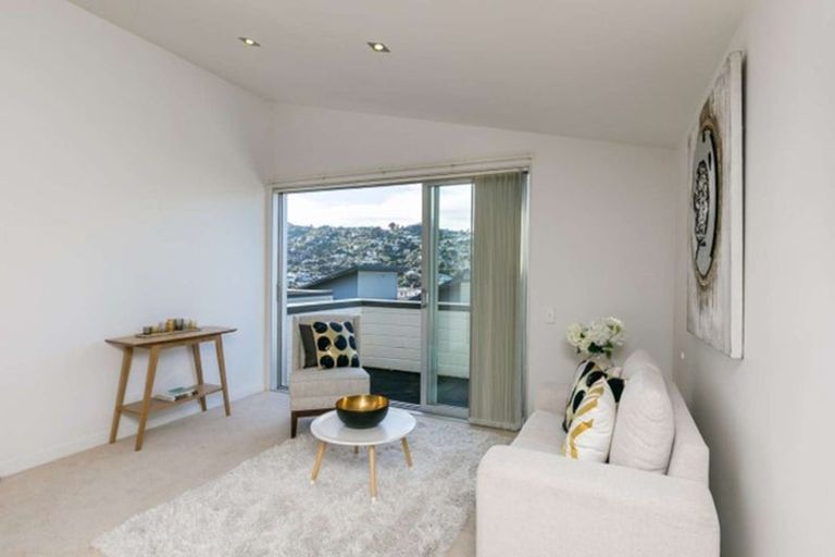 Photo of property in 2/3 Severn Street, Island Bay, Wellington, 6023