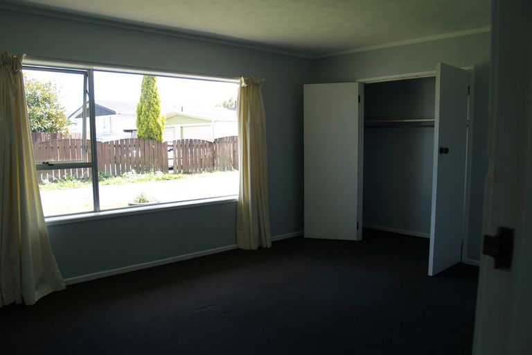 Photo of property in 1/29 Garelja Road, Henderson, Auckland, 0612