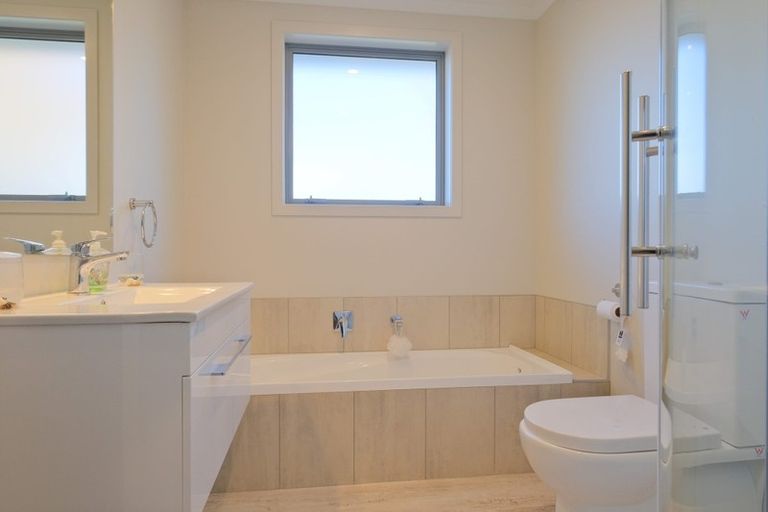 Photo of property in 100b Argyle Street, Mosgiel, 9024