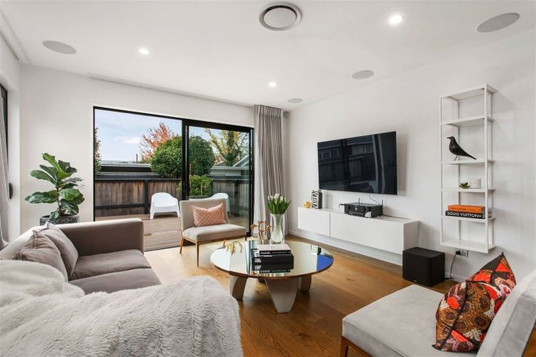 Photo of property in 70 Idris Road, Fendalton, Christchurch, 8052