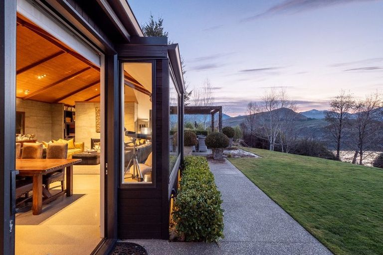 Photo of property in 12 Alfred Duncan Drive, Lake Hayes, Queenstown, 9371