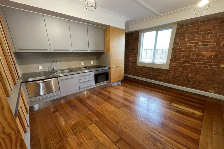 Photo of property in 98 Riddiford Street, Newtown, Wellington, 6021