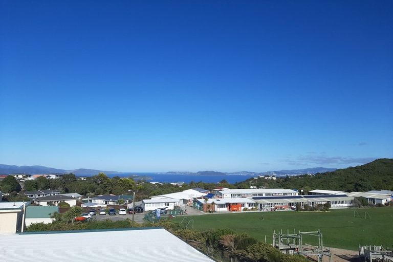 Photo of property in 2/112 Dowse Drive, Maungaraki, Lower Hutt, 5010