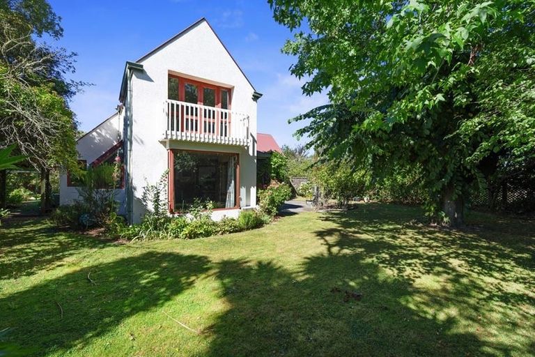 Photo of property in 143 Totara Street, Riccarton, Christchurch, 8041