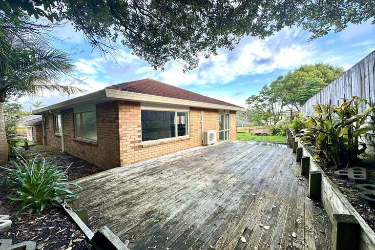 Photo of property in 3 Chesterton Terrace, Henderson, Auckland, 0612