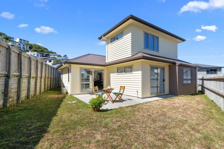 Photo of property in 6 Cresswell Place, Johnsonville, Wellington, 6037