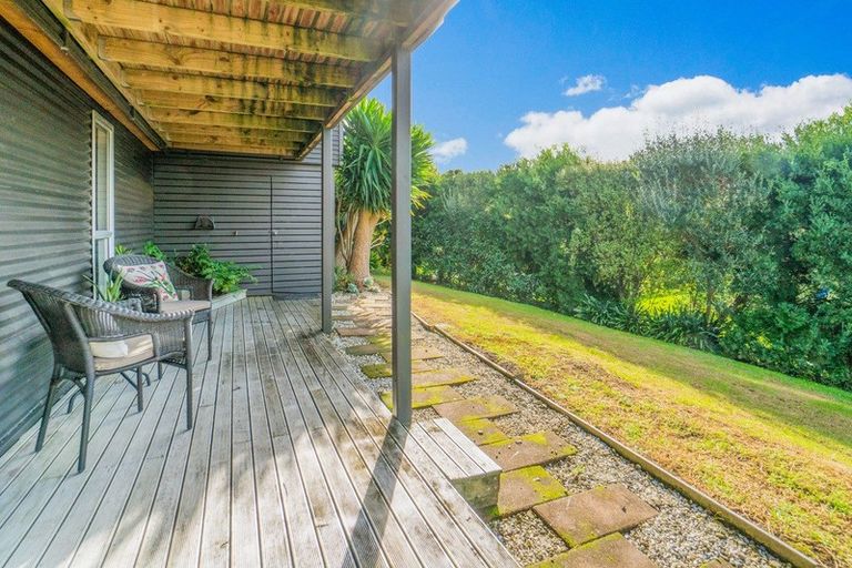 Photo of property in 7 Empressa Heights, Helensville, 0800