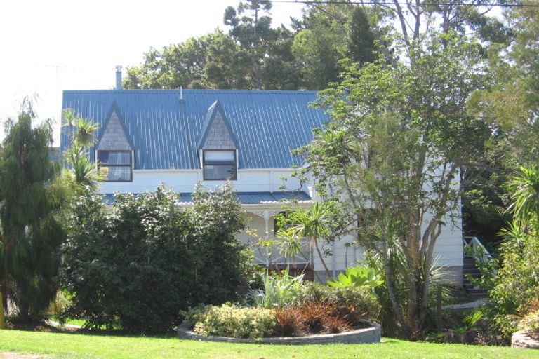 Photo of property in 13 Westbourne Road, Murrays Bay, Auckland, 0630