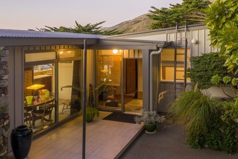 Photo of property in 16 Pa Road, Pukerua Bay, 5026