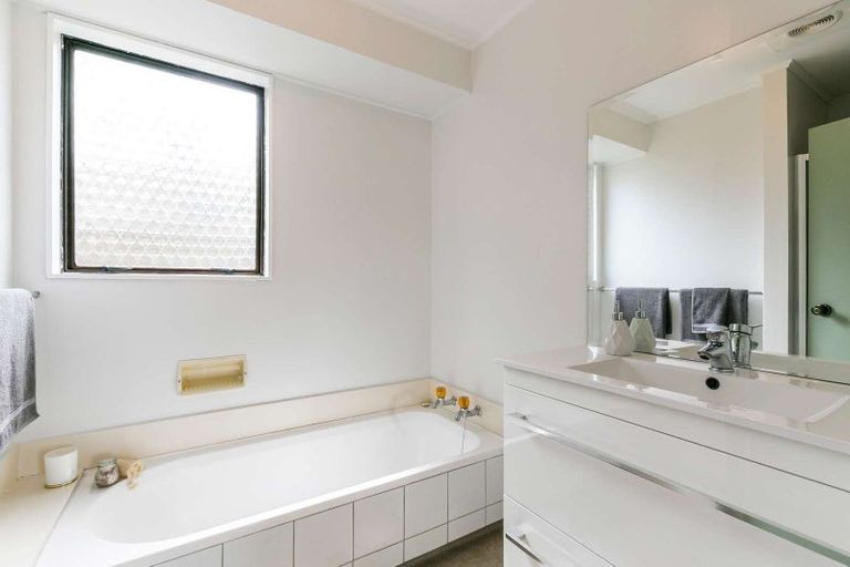 Photo of property in 36 Dominica Crescent, Grenada Village, Wellington, 6037