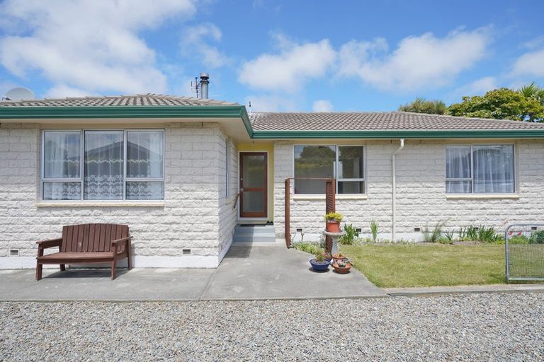 Photo of property in 76 Main North Road, Woodend, 7610