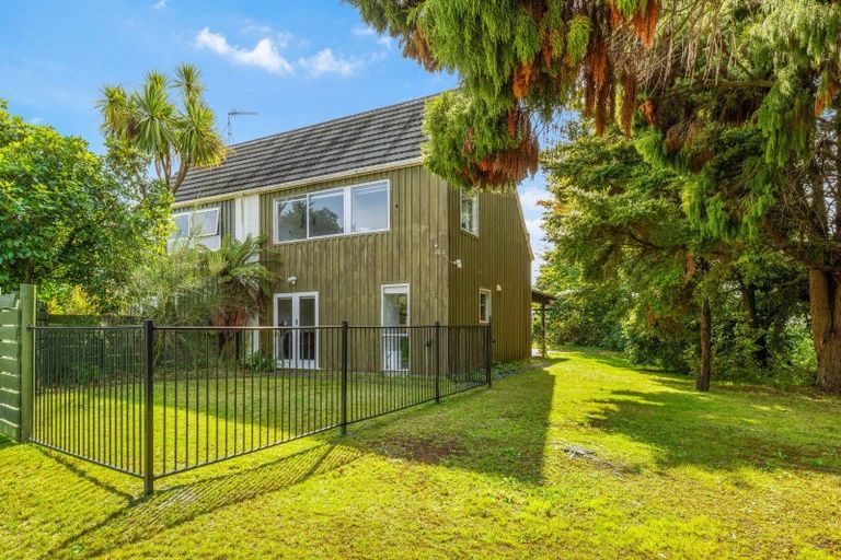 Photo of property in 100 Lake Road, Koutu, Rotorua, 3010