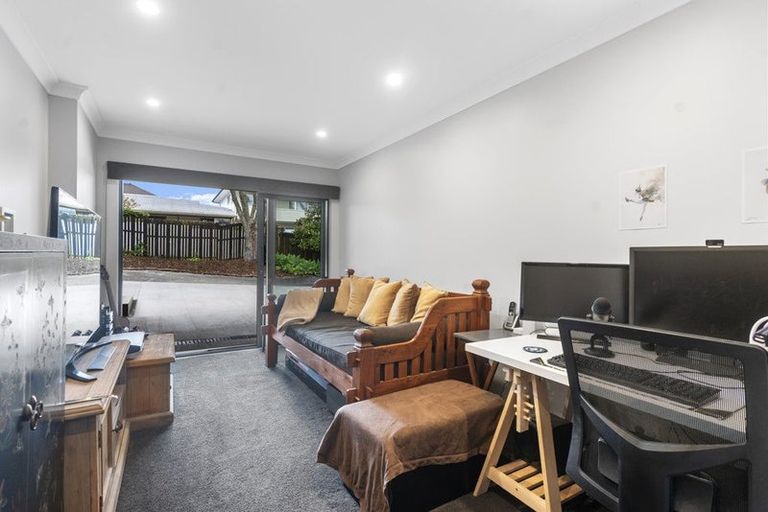 Photo of property in 2/15 Walter Street, Hauraki, Auckland, 0622