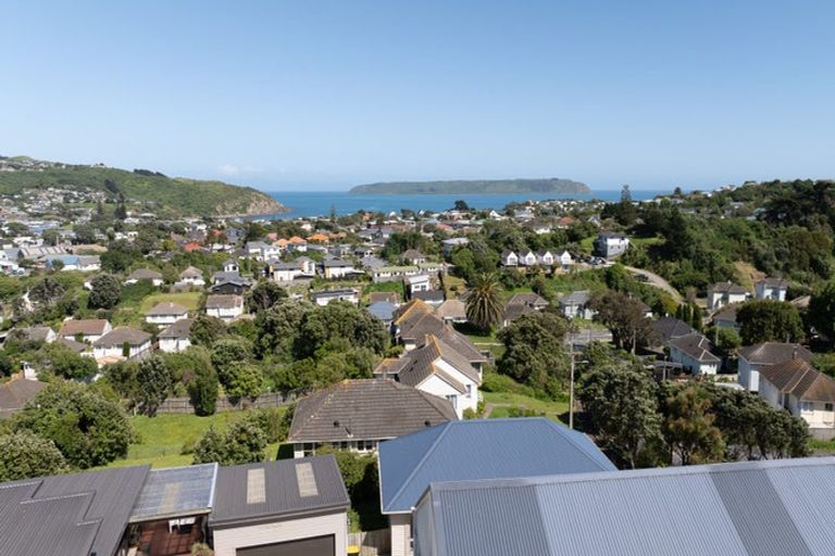 Photo of property in 16 Downes Street, Titahi Bay, Porirua, 5022