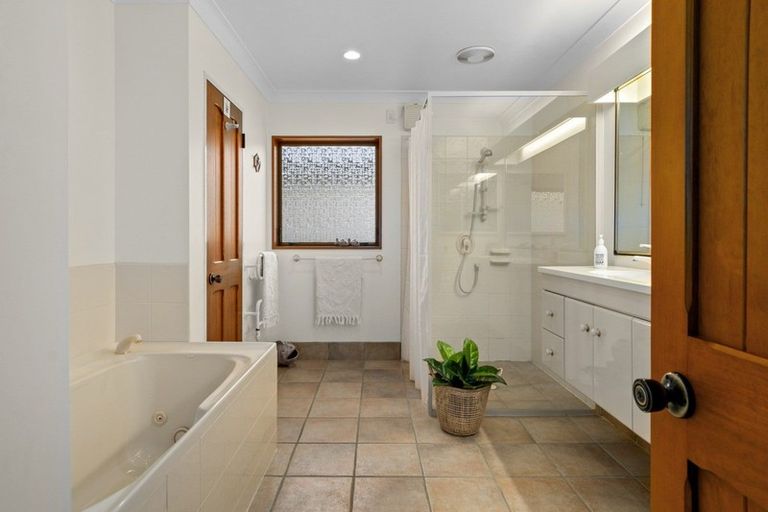 Photo of property in 269 Beach Road, Matua, Tauranga, 3110