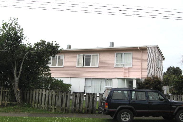Photo of property in 34 Cook Street, Marfell, New Plymouth, 4310