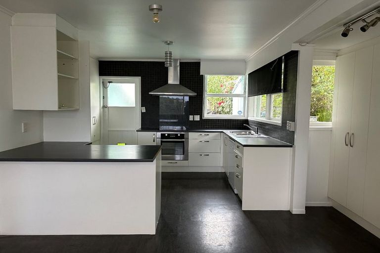 Photo of property in 5 Lynn Road, Bayview, Auckland, 0629