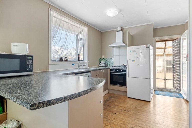 Photo of property in 12 Ussher Place, Pakuranga Heights, Auckland, 2010