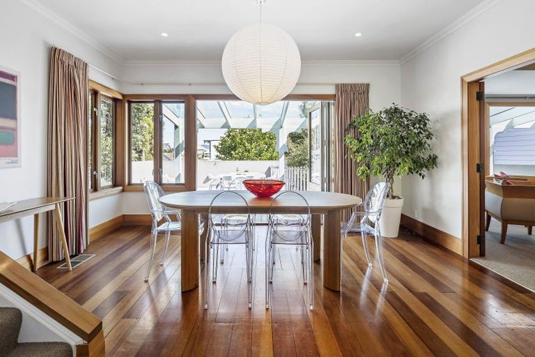 Photo of property in 107-109 Muritai Road, Eastbourne, Lower Hutt, 5013