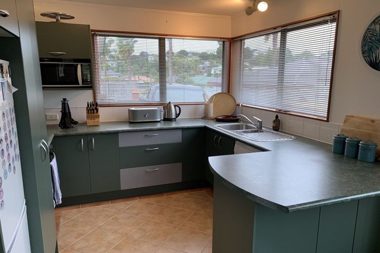 Photo of property in 21 Angel Way, Stanmore Bay, Whangaparaoa, 0932