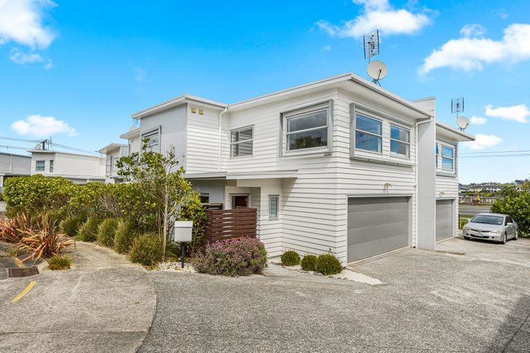 Photo of property in 19 Karauria Lane, Orewa, 0931