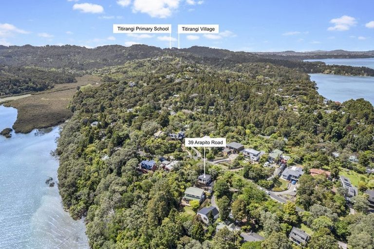 Photo of property in 39 Arapito Road, Titirangi, Auckland, 0604