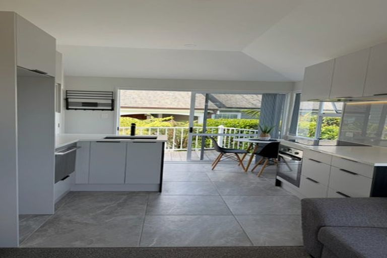 Photo of property in 32 Rock Isle Road, Torbay, Auckland, 0630