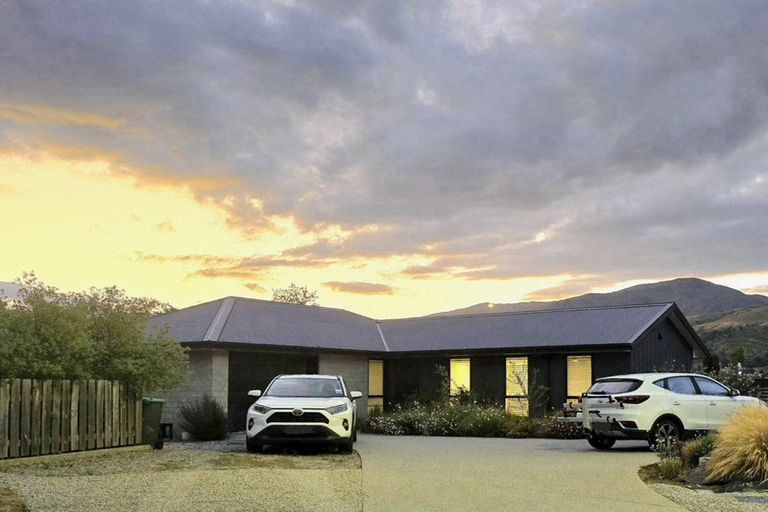 Photo of property in 13 Phoenix Place, Cromwell, 9310