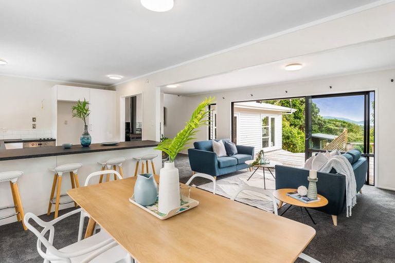 Photo of property in 50 Winara Avenue, Waikanae, 5036