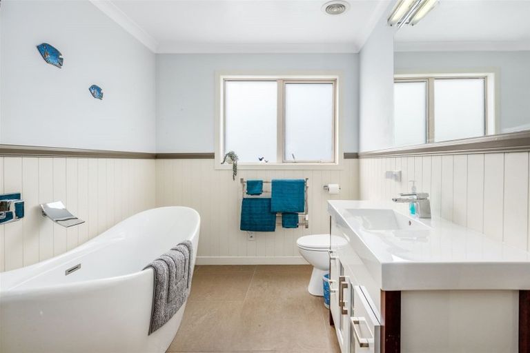 Photo of property in 13 Kepler Way, Aotea, Porirua, 5024