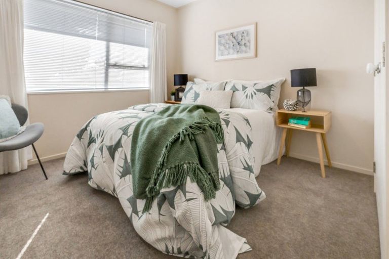 Photo of property in 2/5 Askew Place, Farm Cove, Auckland, 2012