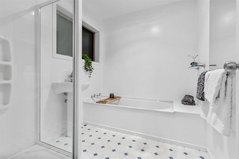 Photo of property in 75 Sartors Avenue, Browns Bay, Auckland, 0630