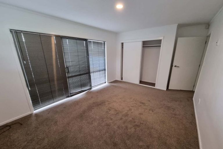 Photo of property in 116 Whangaparaoa Road, Red Beach, 0932