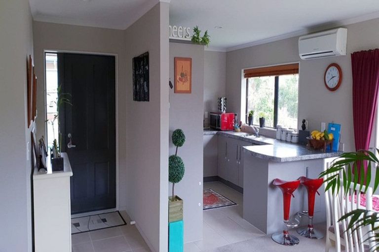 Photo of property in 59 Percy Kinsman Crescent, Riverstone Terraces, Upper Hutt, 5018