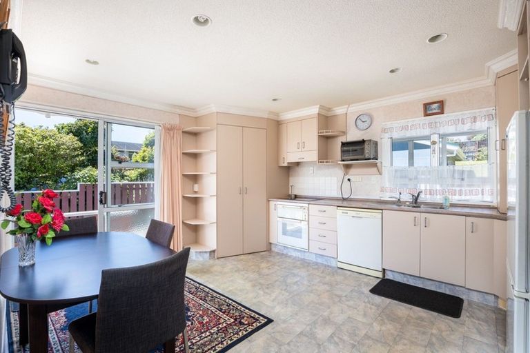 Photo of property in 8 Raniera Street, Glen Avon, New Plymouth, 4312