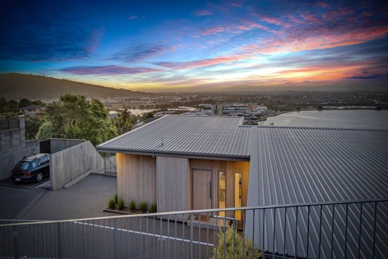 Photo of property in 24 Marama Crescent, Mount Pleasant, Christchurch, 8081