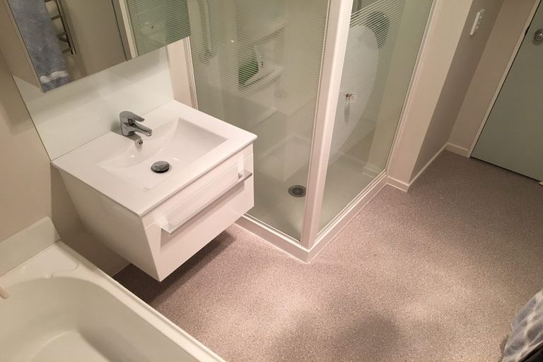 Photo of property in 1 Macalister Place, Miramar, Wellington, 6022