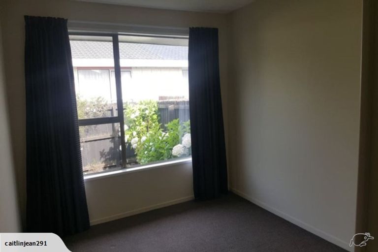 Photo of property in 19b Chipping Lane, Redwood, Christchurch, 8051